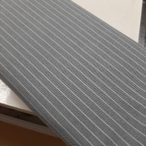 Bengaline semi-linnen stretch grijs met witte streep €10,00 p/m