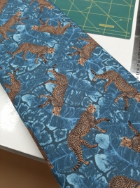 Katoentje met panter print blauw € 11,00 p/m