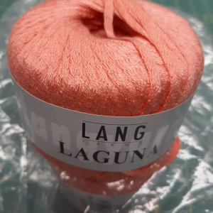 Lang Yarns Laguna kleur 0028 zalm , 4 bollen voor €12,00