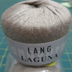 Lang Yarns Laguna kleur 0026 zand , 3 bollen voor €9,00