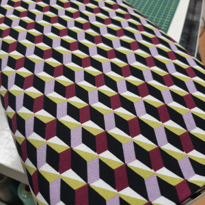 Viscose bengaline graphic cubes purple